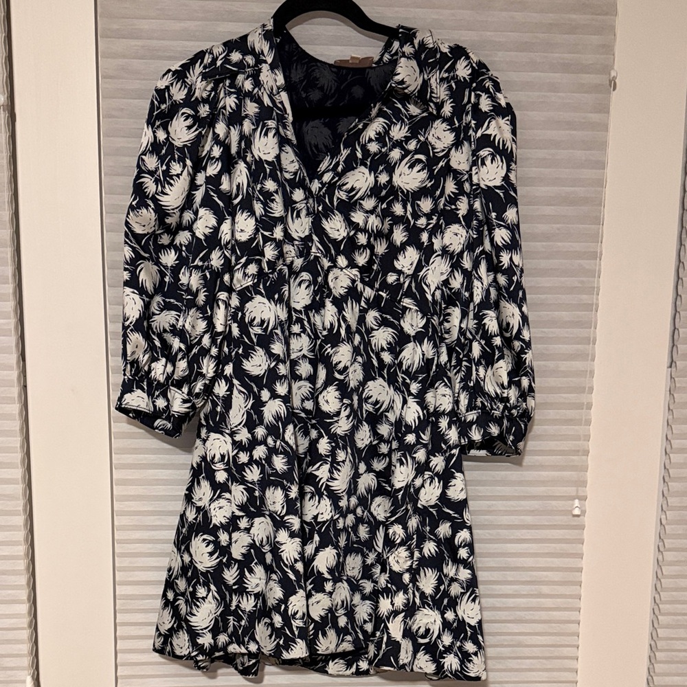 cinq a sept navy and White Floral V-Neck mini dress